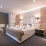 Hotel Zena Beauty & Shopping Center