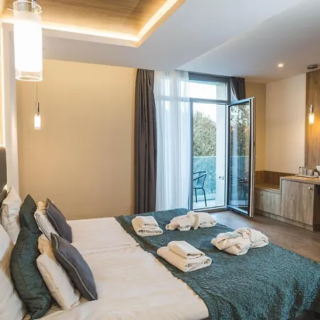 Zena Beauty & Shopping Center 4*