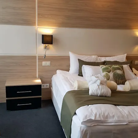 Zena Beauty & Shopping Center Hotel 4*