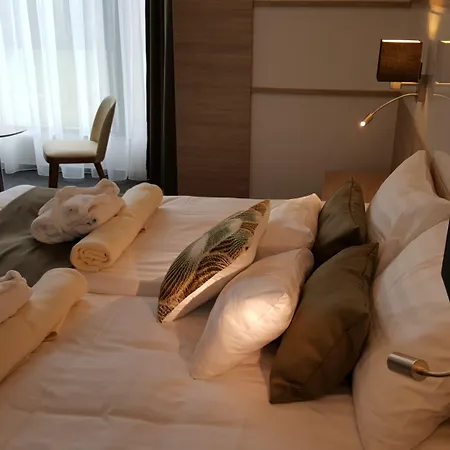 Отель Zena Beauty & Shopping Center Хевиз