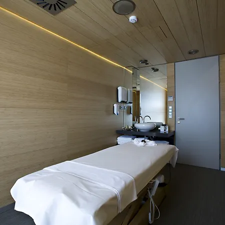 Zena Beauty & Shopping Center Отель