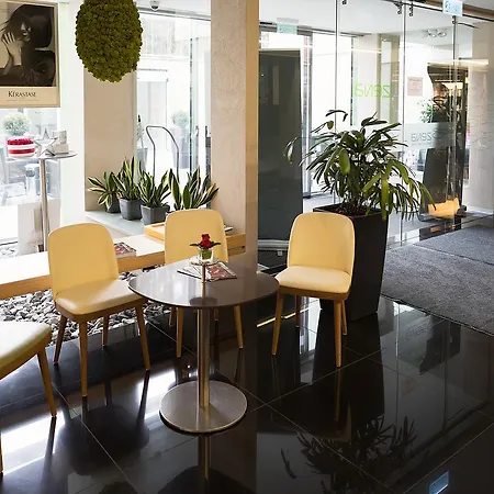 Zena Beauty & Shopping Center ヘーヴィーズ