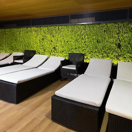 Zena Beauty & Shopping Center ホテル 4*