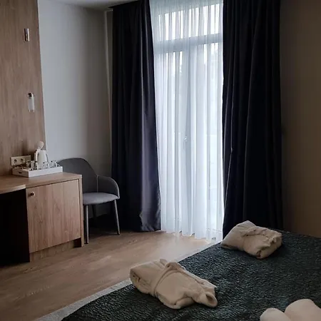 Zena Beauty & Shopping Center 4*