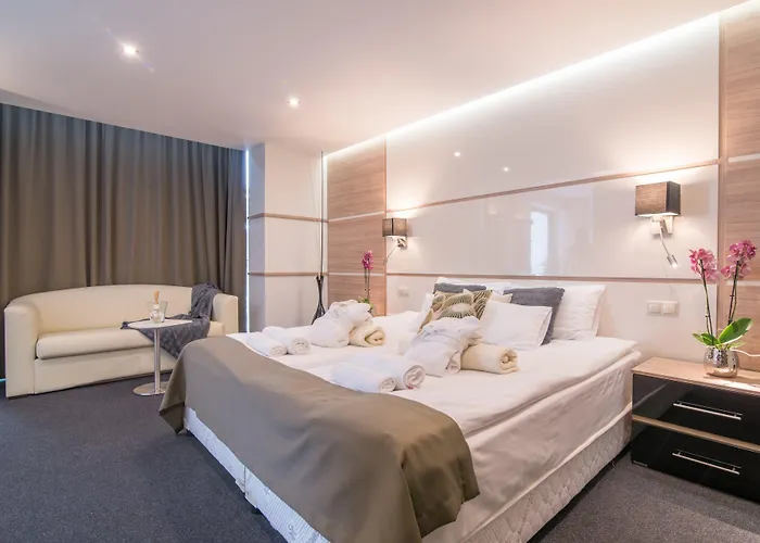 Zena Beauty & Shopping Center Hotel 4*