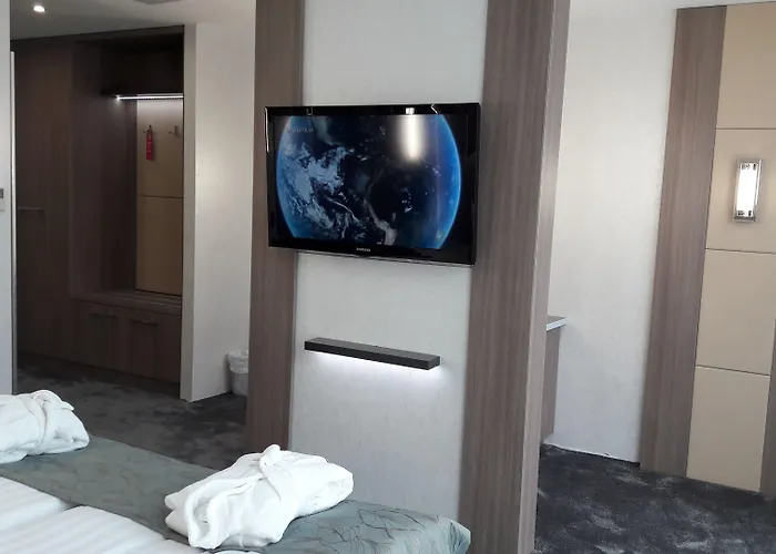 美容与购物中心泽纳酒店 Hévíz