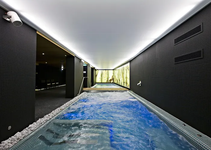 Zena Beauty & Shopping Center 4* ヘーヴィーズ