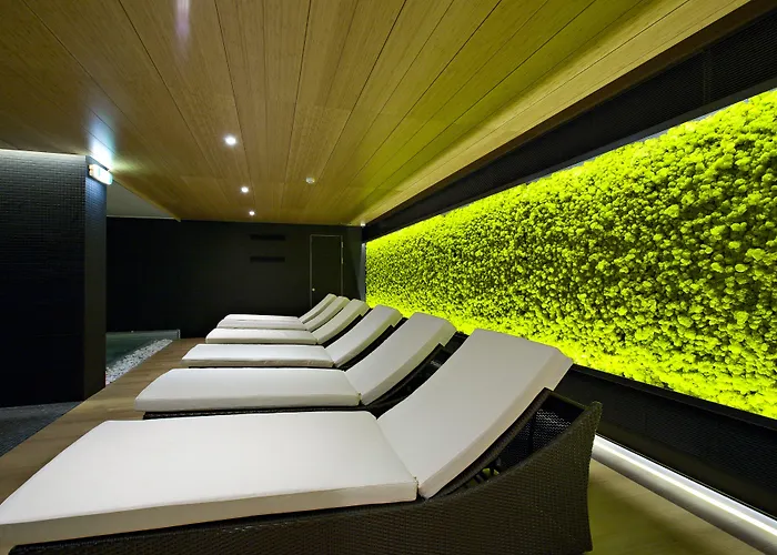 Zena Beauty & Shopping Center Hotel Héviz