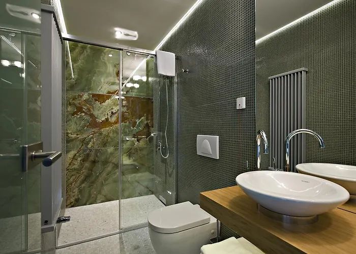 Zena Beauty & Shopping Center Hotel