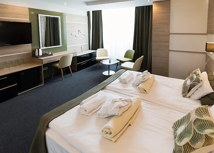 Zena Beauty & Shopping Center 4* Héviz