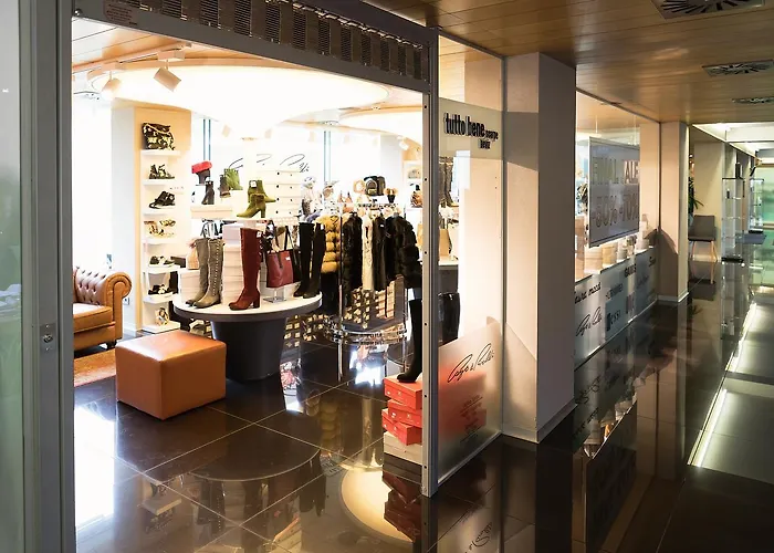 Zena Beauty & Shopping Center Héviz