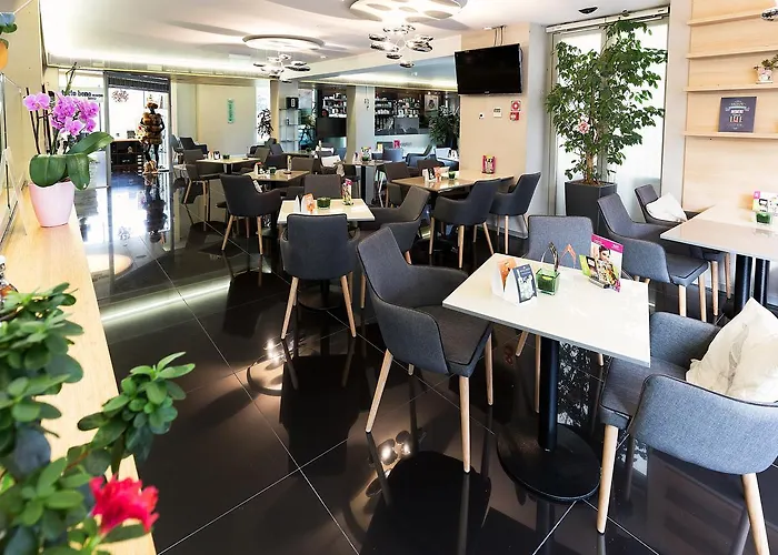 Zena Beauty & Shopping Center 4*