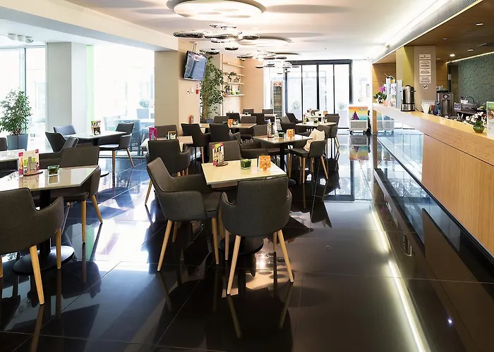 美容与购物中心泽纳酒店 Hévíz