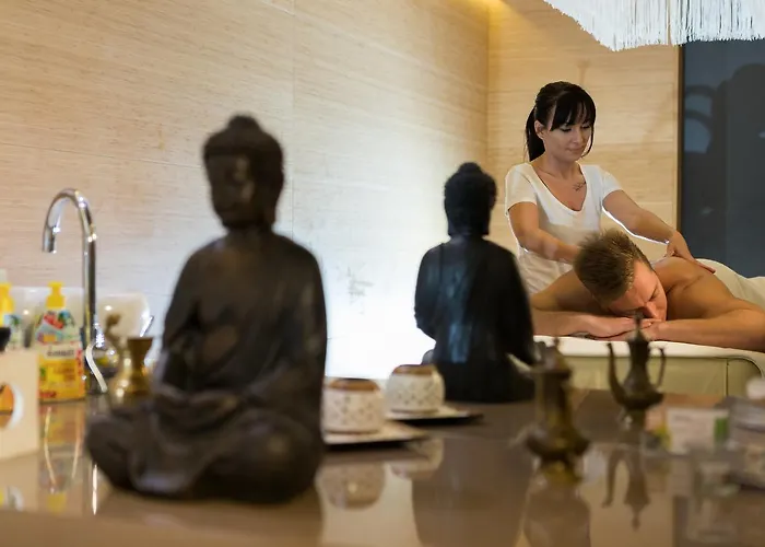 Zena Beauty & Shopping Center 4*