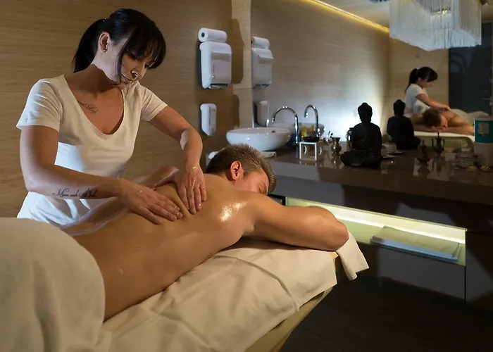 Zena Beauty & Shopping Center 4*