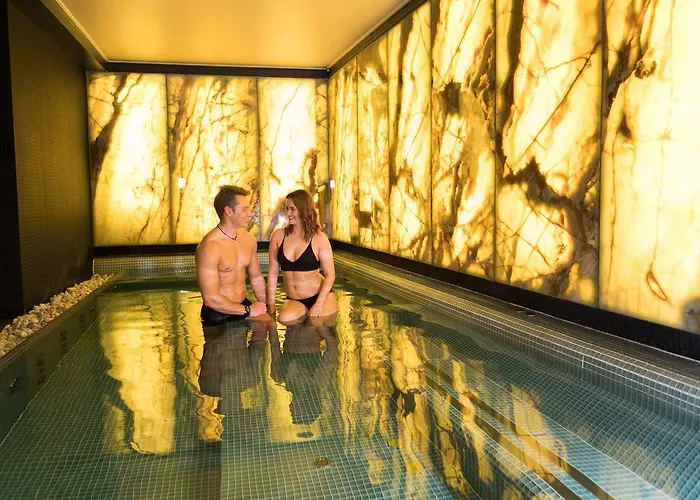 Zena Beauty & Shopping Center 4*