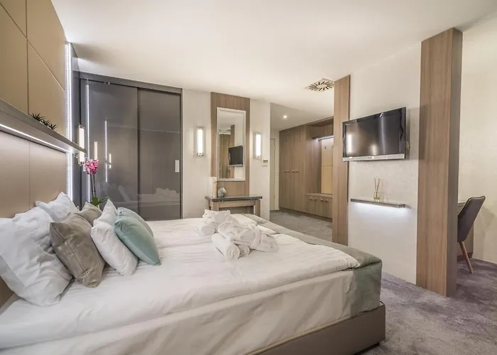 Zena Beauty & Shopping Center