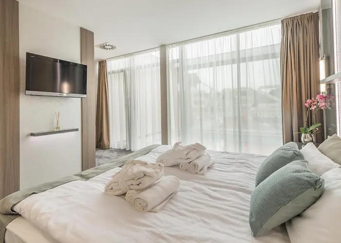 Zena Beauty & Shopping Center Hotel